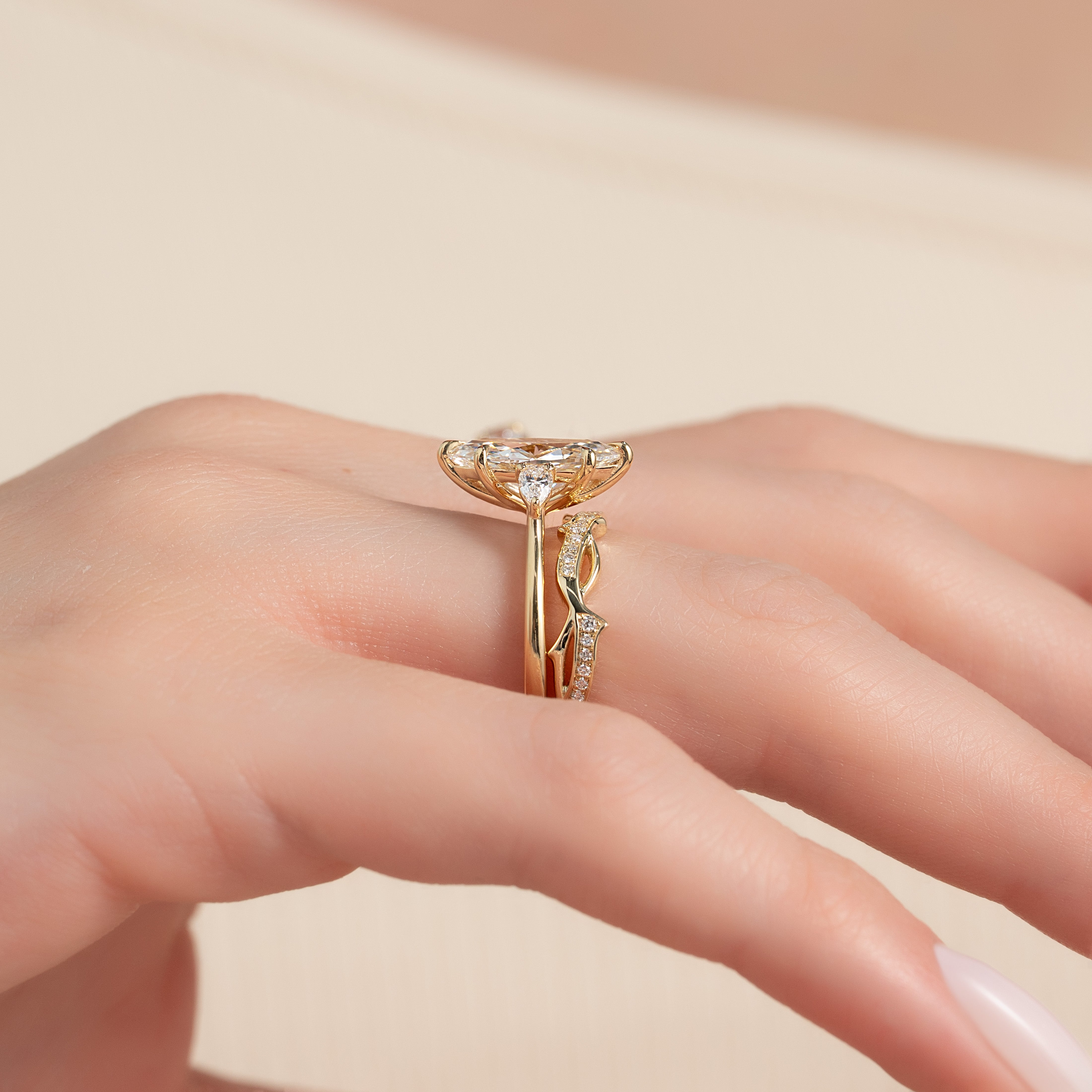 4ct Dari Round Cut Moissanite Ring - Gold