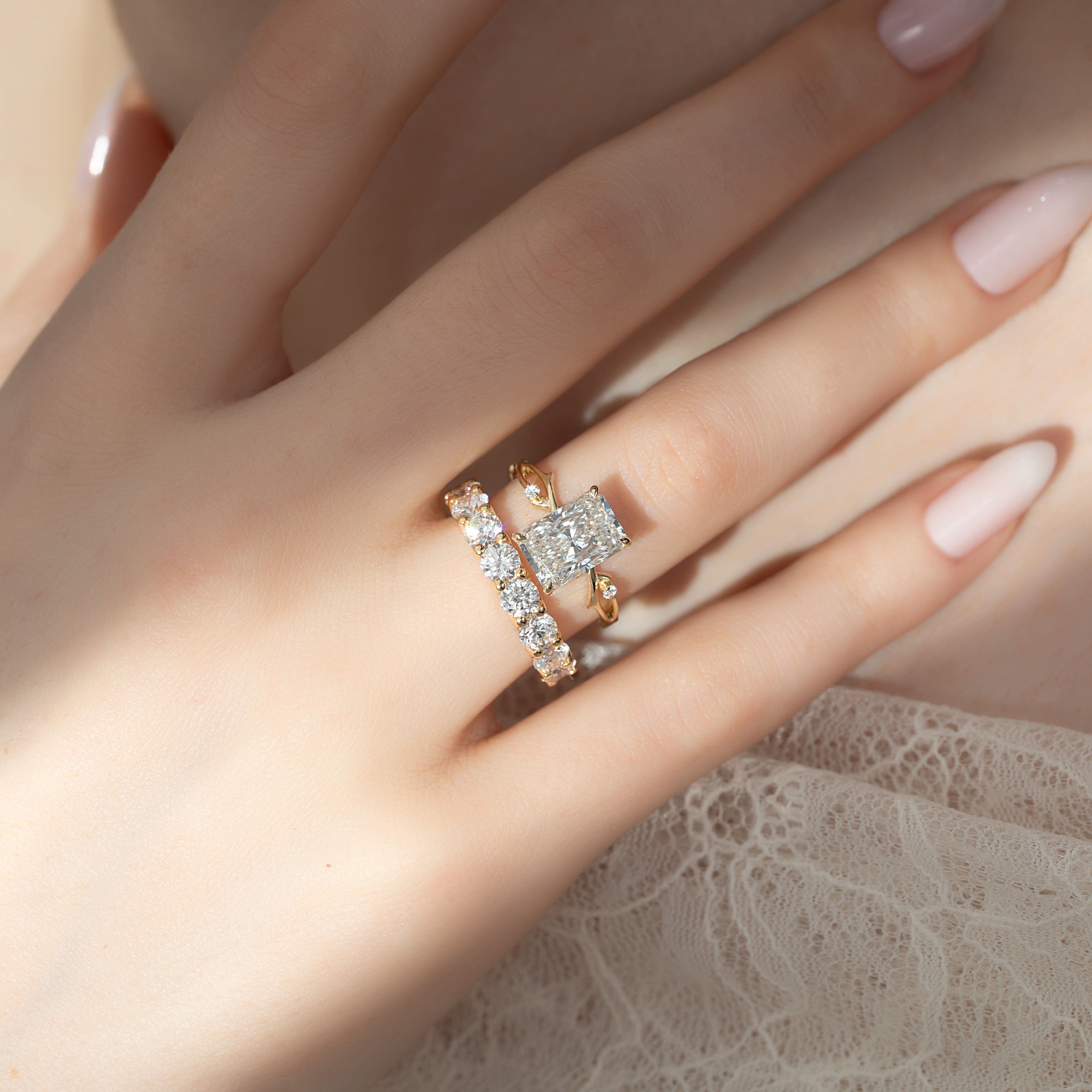 4ct Dari Round Cut Moissanite Ring - Gold